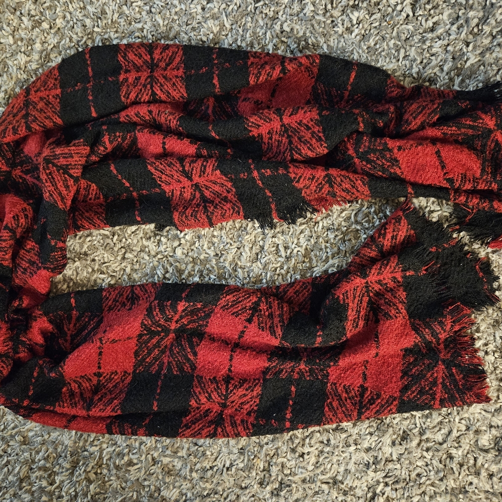 American Eagle Outfitters Red and Black Checkered Scarf